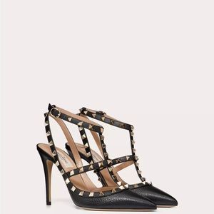 Valentino Garavani ROCKSTUD GRAINY LEATHER ANKLE STRAP PUMP